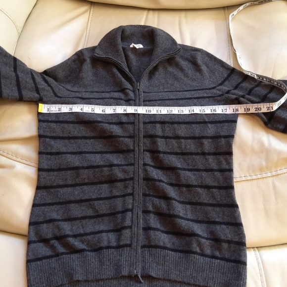 L.L. Bean 100% cashmere gray striped zip up sweater cardigan - Picture 9 of 10